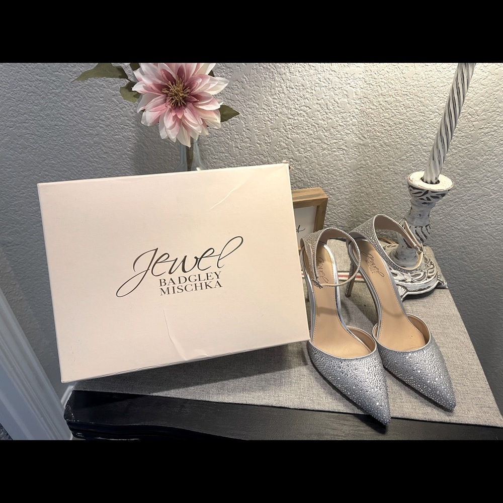 Gorgeous Badgley Mischka heels Sz 9.5